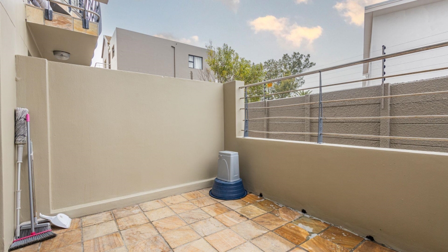 1 Bedroom Property for Sale in Table View Western Cape